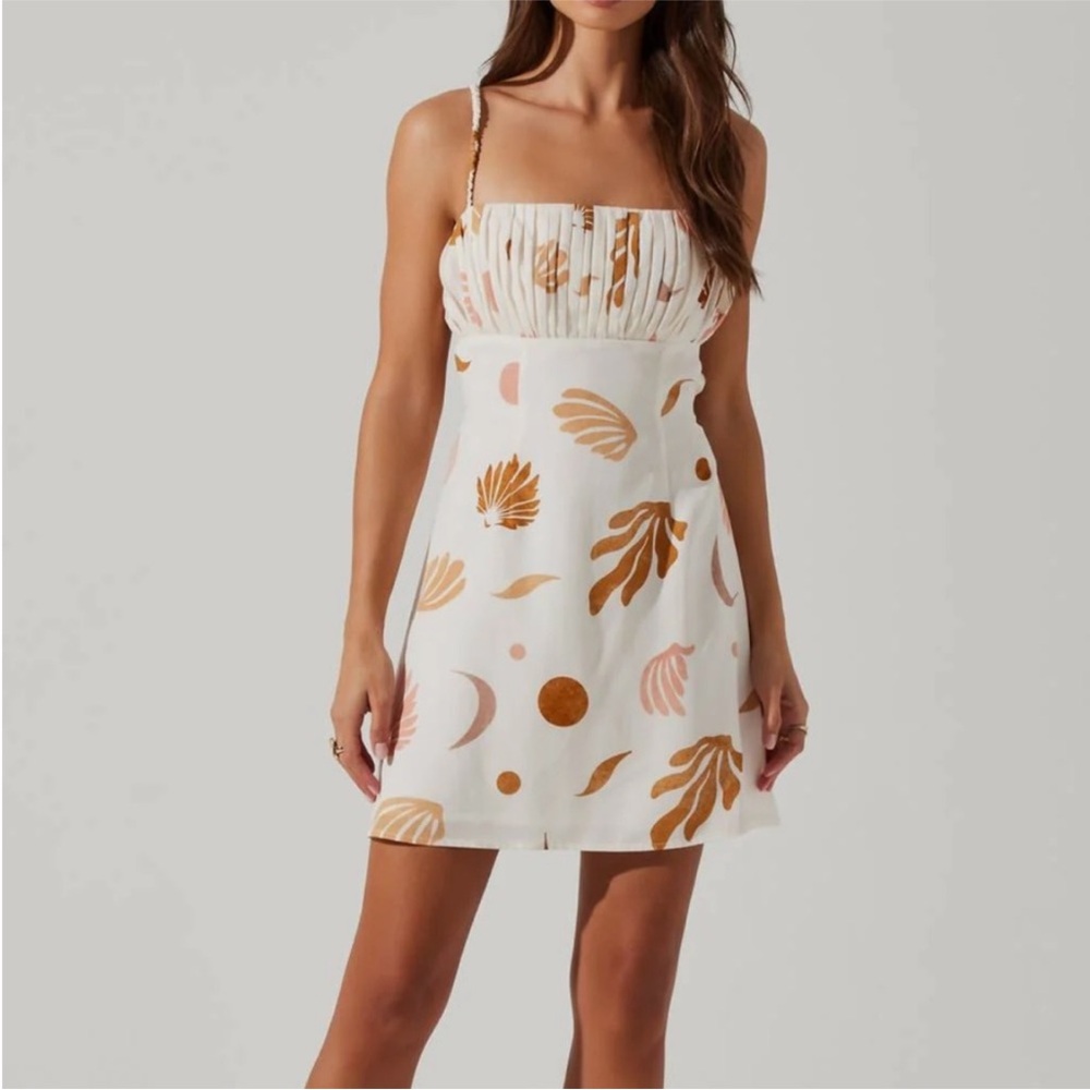 🍓🆕ASTR 
Elegant Cream and Brown Patterned Dress🆕🍓